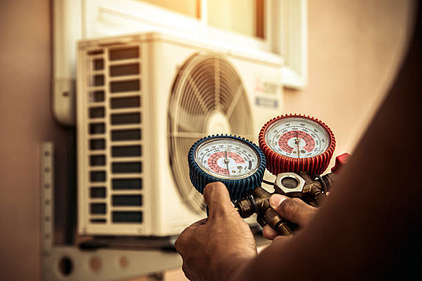 Professional Ductwork Repair technician working in Flint, TX